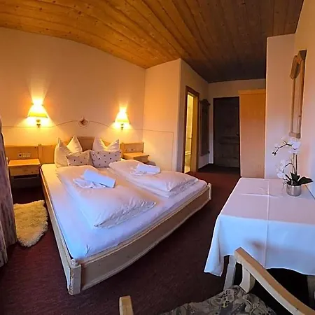 Razil Xo Hotel